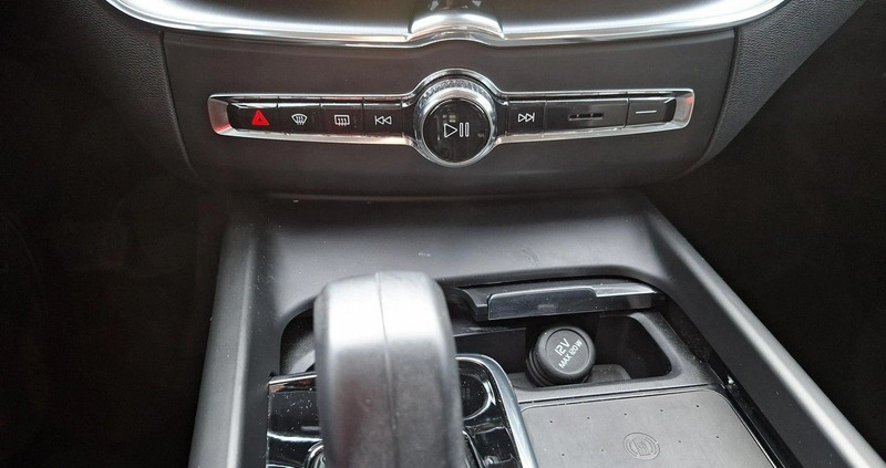 Volvo XC 60 cena 167500 przebieg: 27411, rok produkcji 2022 z Swarzędz małe 379